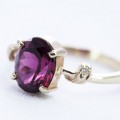 Ring with garnet